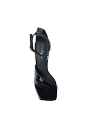 Scarpe Donna Cris Vergré Sandalo nero con tacco scultura. Chiusura con cinturino.