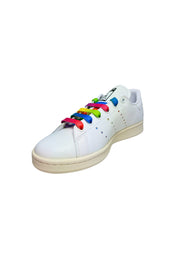Scarpe Donna Adidas Stella McCarteney Sneakers Stan Smit in ecopelle con lacci colorati, doppio laccio bianco,  brand logo e suola in gomma.